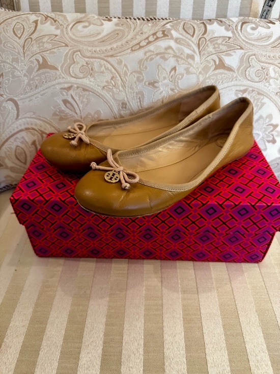 Tory Burch Shoes - Tory Burch Caramel Leather Ballet Flats with Bow